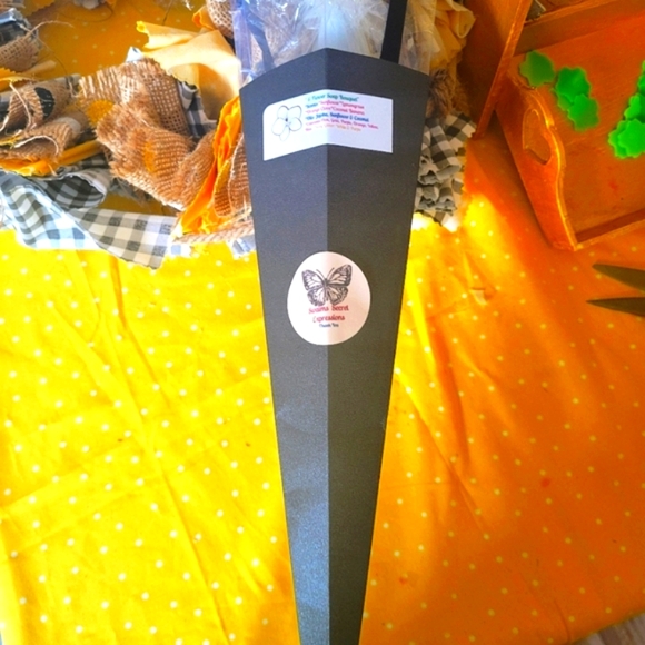 🎁🎉💐Handcrafted🎀 Women's Vegan Soap Bouquet🫧 - Picture 16 of 16